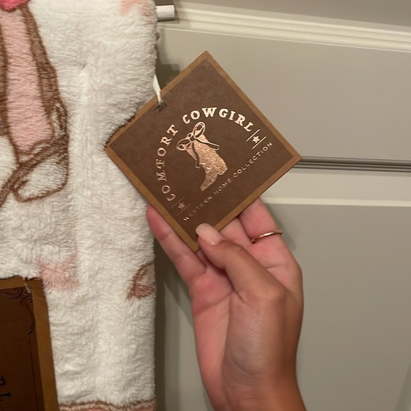 NWT Comfort Cowgirl Blanket 60x70 - Picture 3 of 5